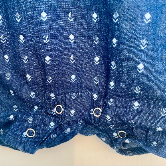 3 for $ 15 Ben Sherman Romper - Picture 4 of 9